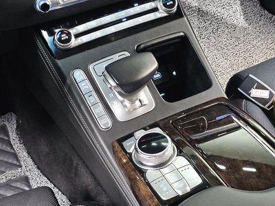 2021 Genesis G90 — миниатюра 12