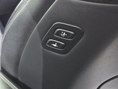2021 Genesis G90 — миниатюра 28