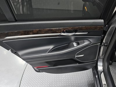 2021 Genesis G90 — миниатюра 15