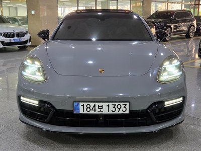 PORSCHE PANAMERA - 4