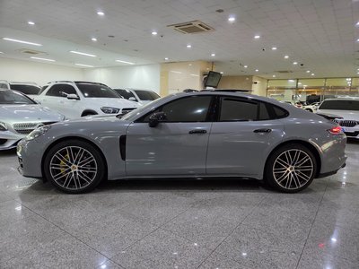 PORSCHE PANAMERA - 2