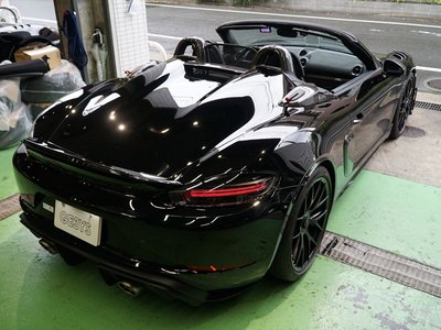 PORSCHE 718 SPYDER - 8