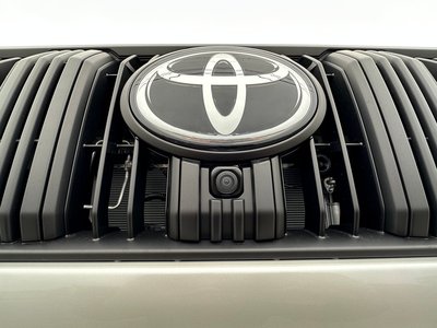 TOYOTA LAND CRUISER - 9