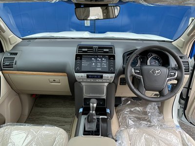 TOYOTA LAND CRUISER - 3