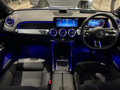 MERCEDES-BENZ GLB - 8