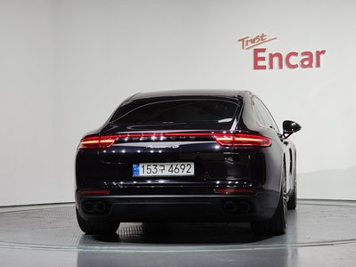 PORSCHE PANAMERA - 4