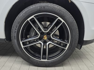 PORSCHE MACAN - 8