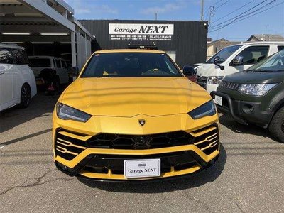 LAMBORGHINI URUS - 2