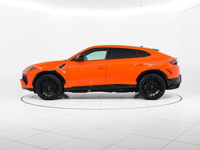 LAMBORGHINI URUS - 5