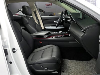 صورة مصغرة 16 لـ 2023 Genesis GV70