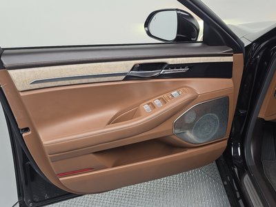2019 Genesis G90 — миниатюра 14