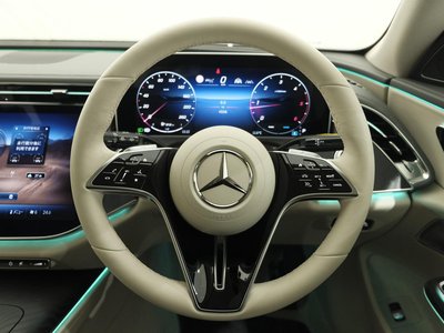 MERCEDES-BENZ E-CLASS - 8