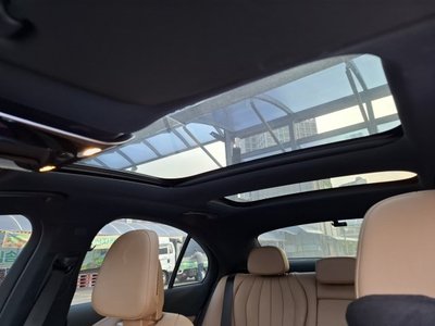 MERCEDES-BENZ E-CLASS - 10