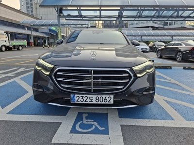 MERCEDES-BENZ E-CLASS - 1