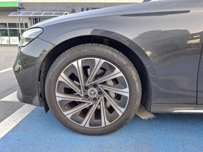 MERCEDES-BENZ E-CLASS - 3