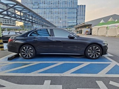MERCEDES-BENZ E-CLASS - 5