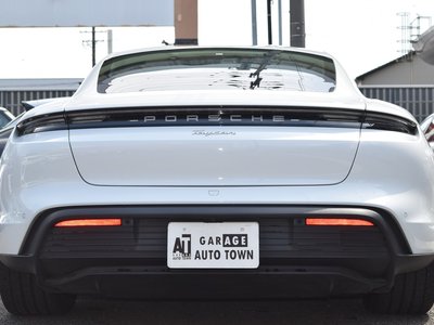 PORSCHE TAYCAN - 5