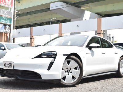 PORSCHE TAYCAN - 1