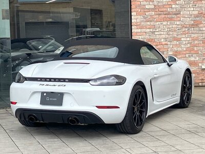 PORSCHE 718 BOXSTER - 5