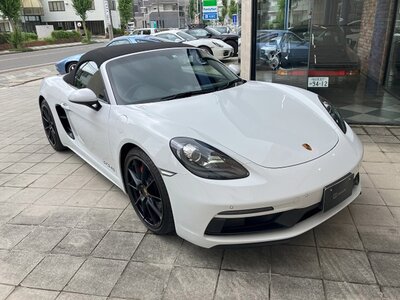 PORSCHE 718 BOXSTER - 8