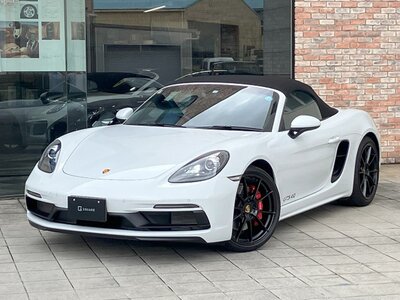 PORSCHE 718 BOXSTER