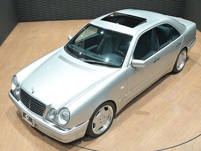 MERCEDES-BENZ E-CLASS AMG - 9