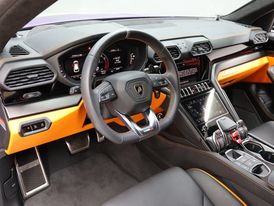 صورة 10 لـ 2024 Lamborghini URUS