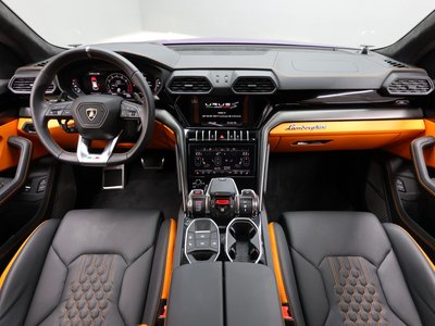 صورة 9 لـ 2024 Lamborghini URUS