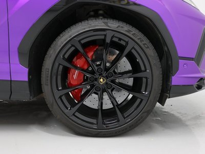 صورة 6 لـ 2024 Lamborghini URUS