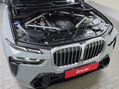 BMW X7 - 7