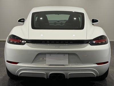 PORSCHE 718 - 8