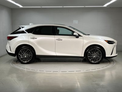 صورة 3 لـ 2023 Lexus RX