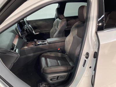 صورة 9 لـ 2023 Lexus RX