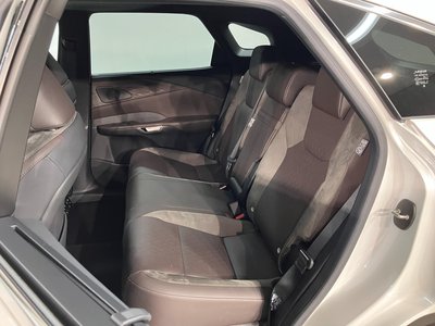 صورة 10 لـ 2023 Lexus RX