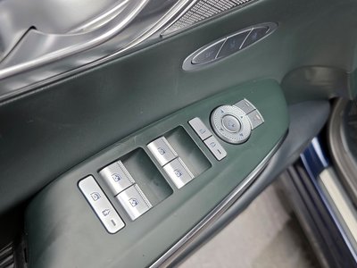 2022 Genesis GV70 — миниатюра 13
