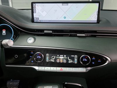 2022 Genesis GV70 — миниатюра 20