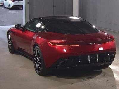 ASTON MARTIN DB11 - 1