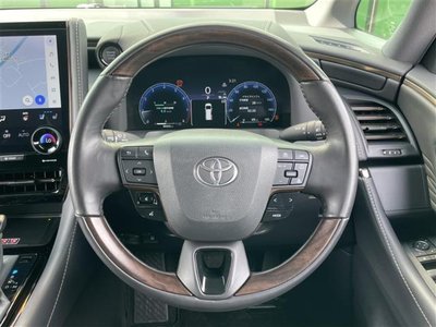 2025 Toyota ALPHARD photo 7