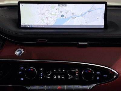 2021 Genesis GV70 — миниатюра 14