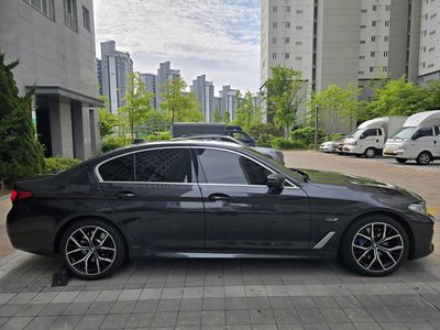 BMW 5 SERIES - 4