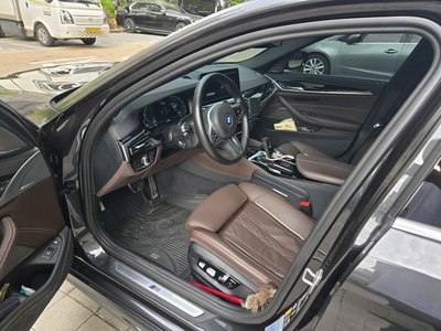 BMW 5 SERIES - 10