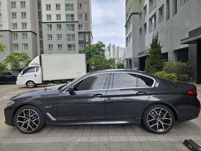 BMW 5 SERIES - 1