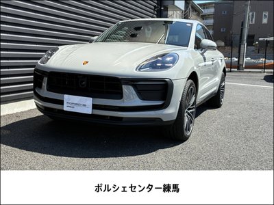 PORSCHE MACAN - 1