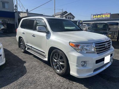 TOYOTA LAND CRUISER 200 - 3