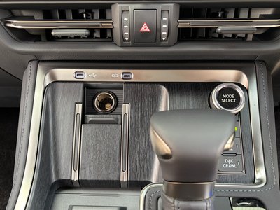2025 Lexus GX — миниатюра 20