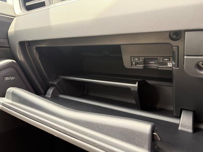 2025 Lexus GX — миниатюра 39