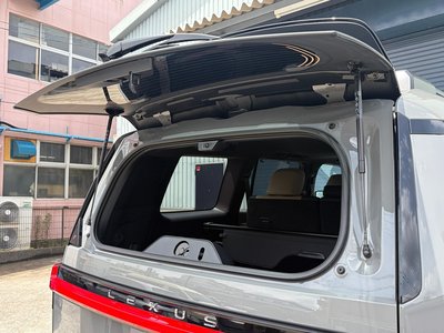 2025 Lexus GX — миниатюра 57
