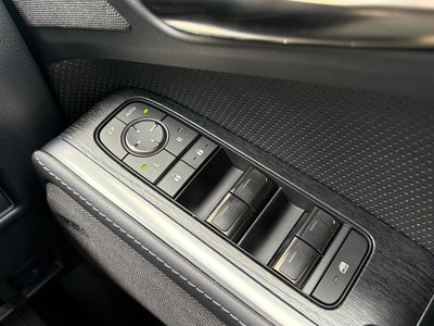2025 Lexus GX — миниатюра 35