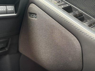 2025 Lexus GX — миниатюра 37