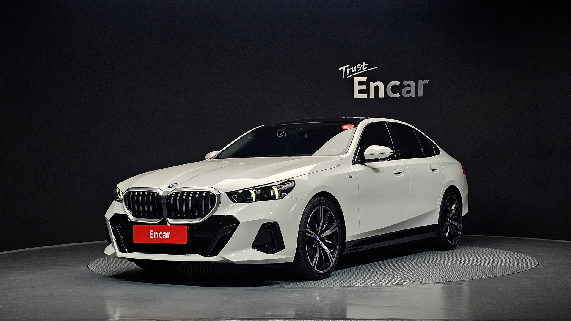 BMW 5 SERIES - View 1